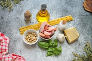 Паста с креветками и соусм?м "Песто"