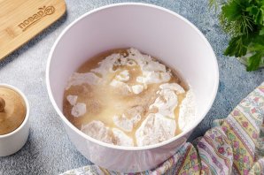 Дрожжевые беляши на воде