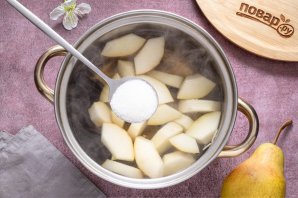 Компот с грѼ?шей и черносливом
