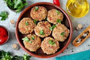 КотлеѼ?ы из перловки с фаршем