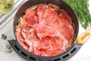 Мясо по-французски в аэрогриле
