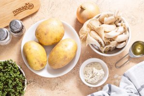 Картофель фаршированный вешенками