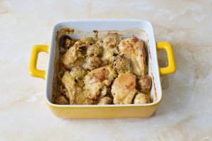 Курица в дуѼ?овке с шампиньонами