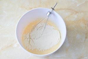 Оладьи с сыром и колбасм?й