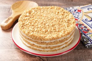 Торт из песочной крошм?и со сметанным кремом