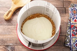 Торт из пеѼ?очной крошки со сметанным кремом