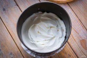 Торт Ѽ? банановой прослойкой