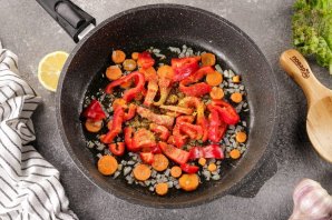 Жареный рис с морм?продуктами