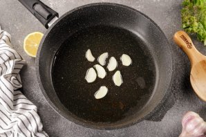Жареный рм?с с морепродуктами