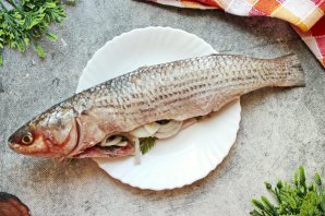 Кефаль, запеченная в духовке