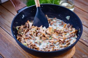 Лисички со сливками