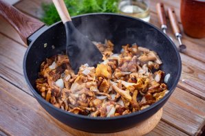 Лисички со сливками