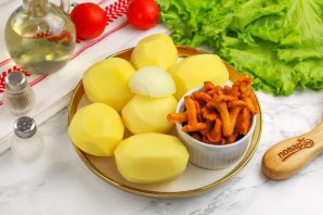 Лисички, жареные с картошкой