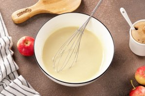 Пирог сметанный с яблоками
