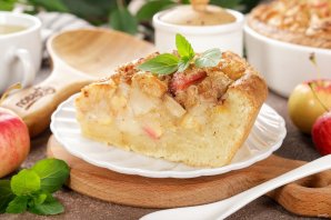 Пирог сметанный с яблоками