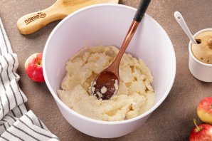Пирог сметанный с яблоками