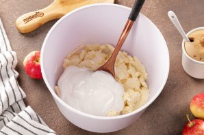 Пирог сметанный с яблоками