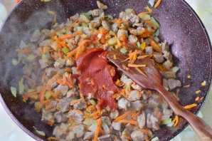 Тушеная капуста с индейкой