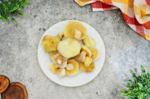 Жареные маслята с картошкой